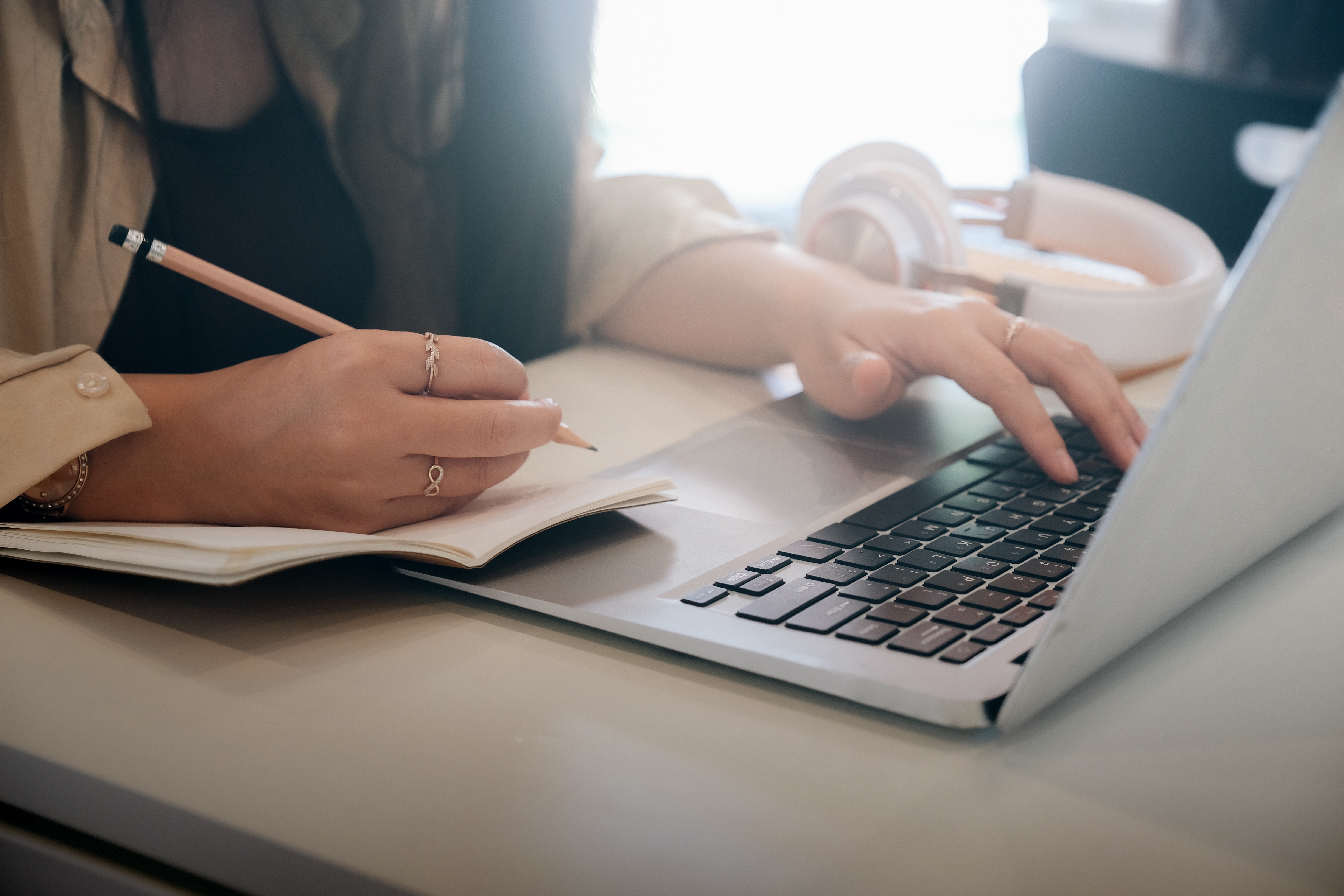 closeup-of-woman-s-hands-working-on-her-laptop-com-2023-11-27-05-15-08-utc.jpg